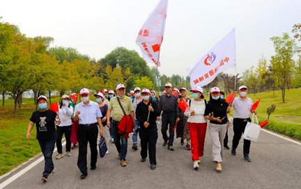 红十字志愿者重阳行黄河文化看郑州