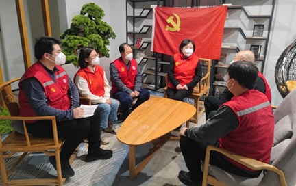 郑州市总工会：让党旗在疫情防控一线高高飘扬
