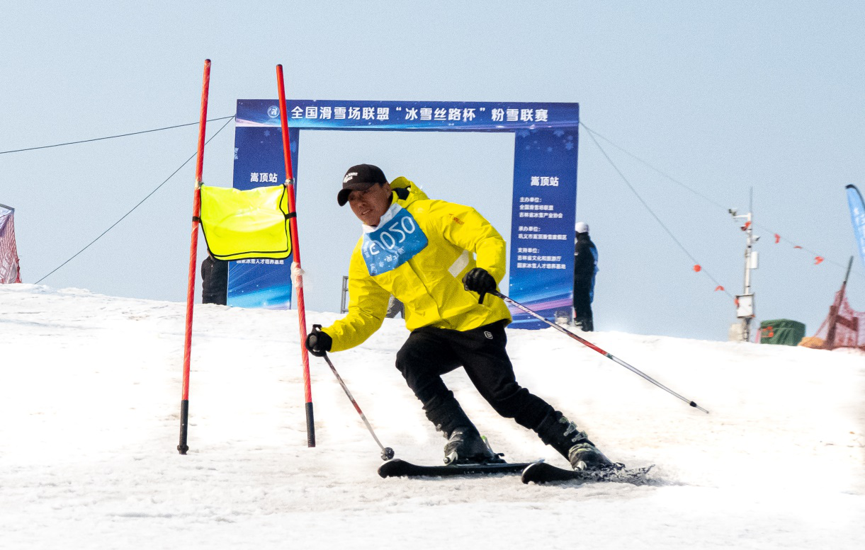 镜记冬奥|首钢滑雪大跳台起跳台搭建完毕 赛道塑形基本完成-千龙网·中国首都网