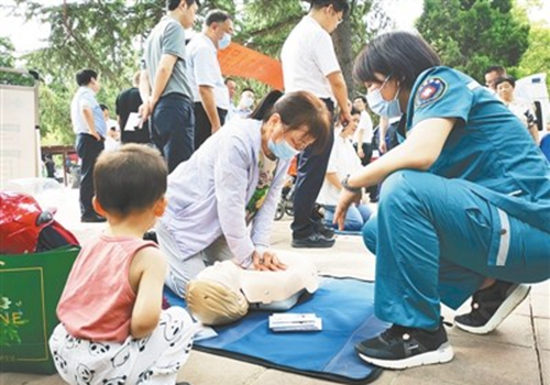 全省“安全宣传咨询日”活动在郑举行