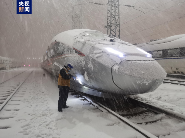 受河南暴雪天气影响，部分旅客列车停运