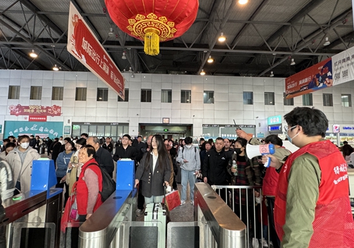清明小长假期间，郑州汽车站全面增开班次线路