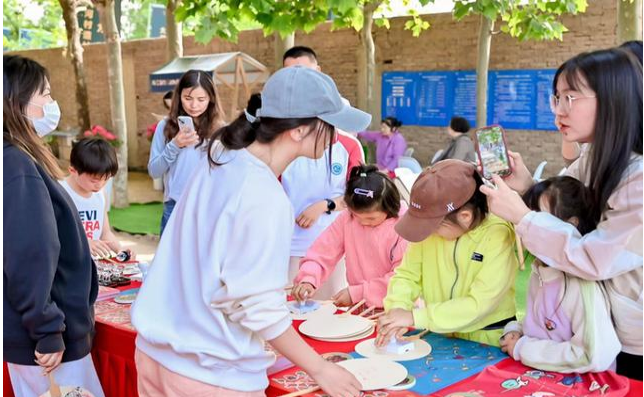 郑州：五一假期第一天，他们和“考古”有个约会