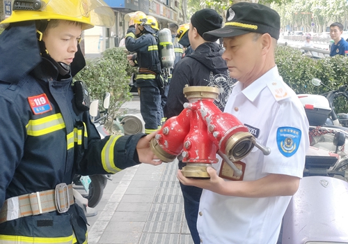 以“练”为战，防患未“燃” —金水区经八路巡防中队积极参与消防演练活动